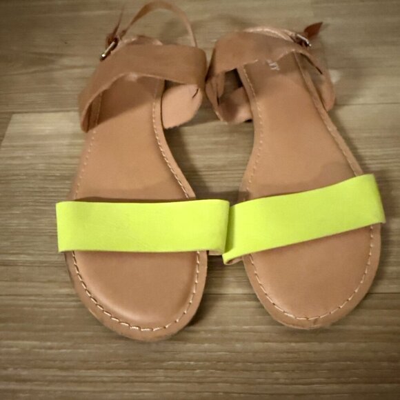 Old Navy Colorblock Sandals – Size 9 - Picture 2 of 4